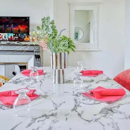 Le Safari I Cosy & Family I Face Gare & Parking I Rent Immo Apartman *